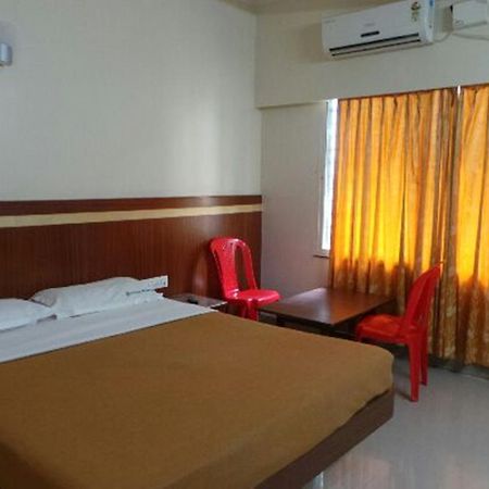 Mlc Gateway Deluxe Inn Bangalore Exterior foto
